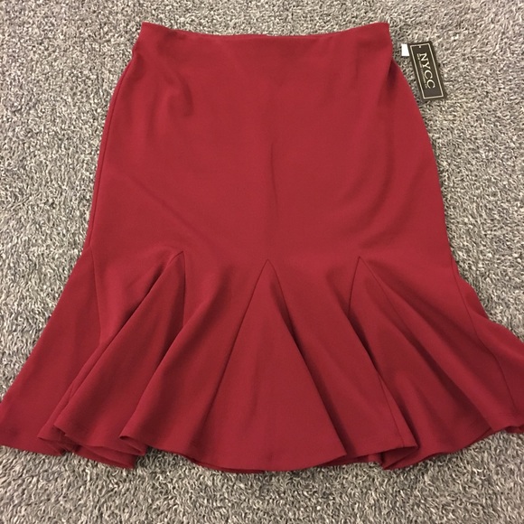 NWT | Maroon midi skirt! - Picture 2 of 8